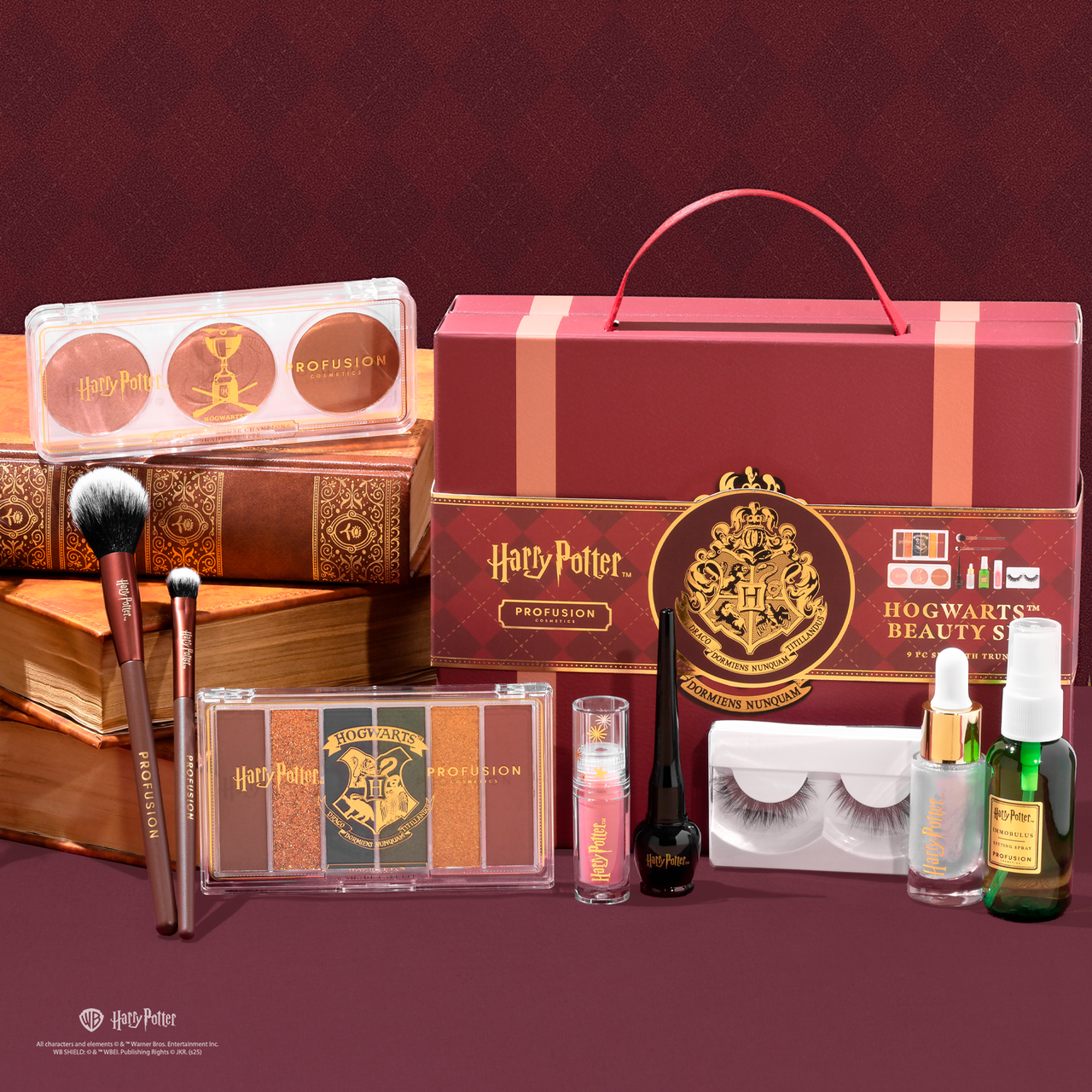 Harry Potter Holiday | Hogwarts™ Beauty Set lifestyle