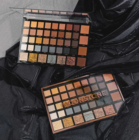 MOONSTONE eyeshadow palette