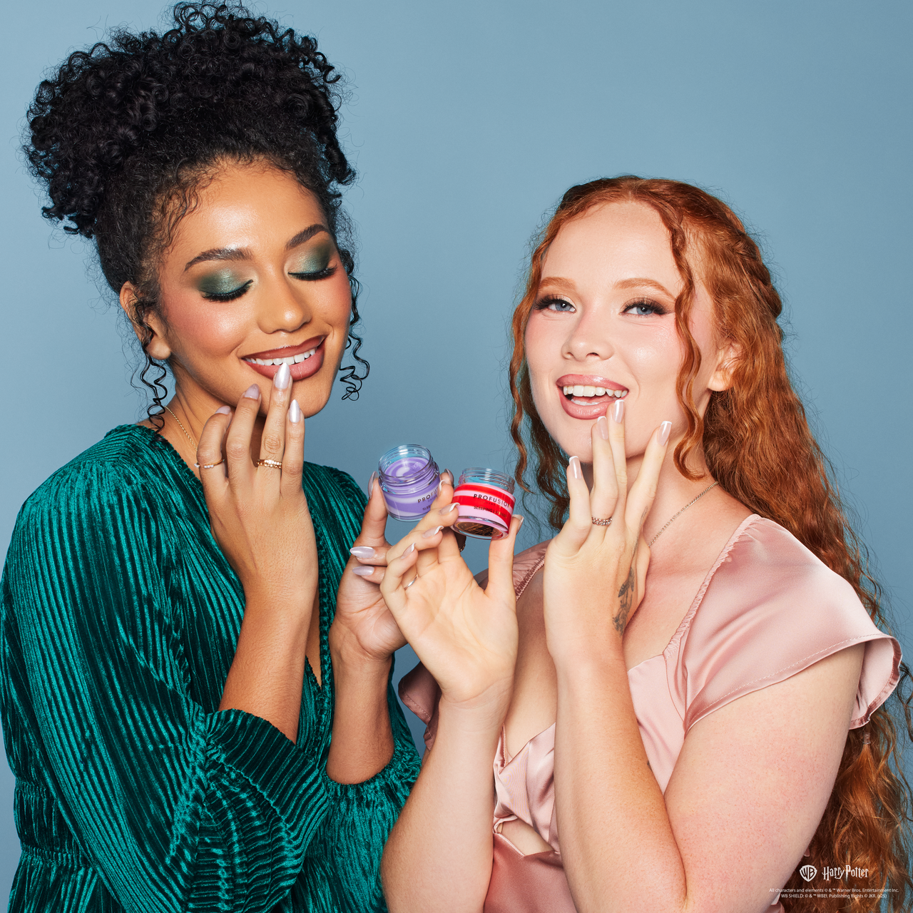 Harry Potter Holiday | Hogwarts™ Holiday Night Set model with product