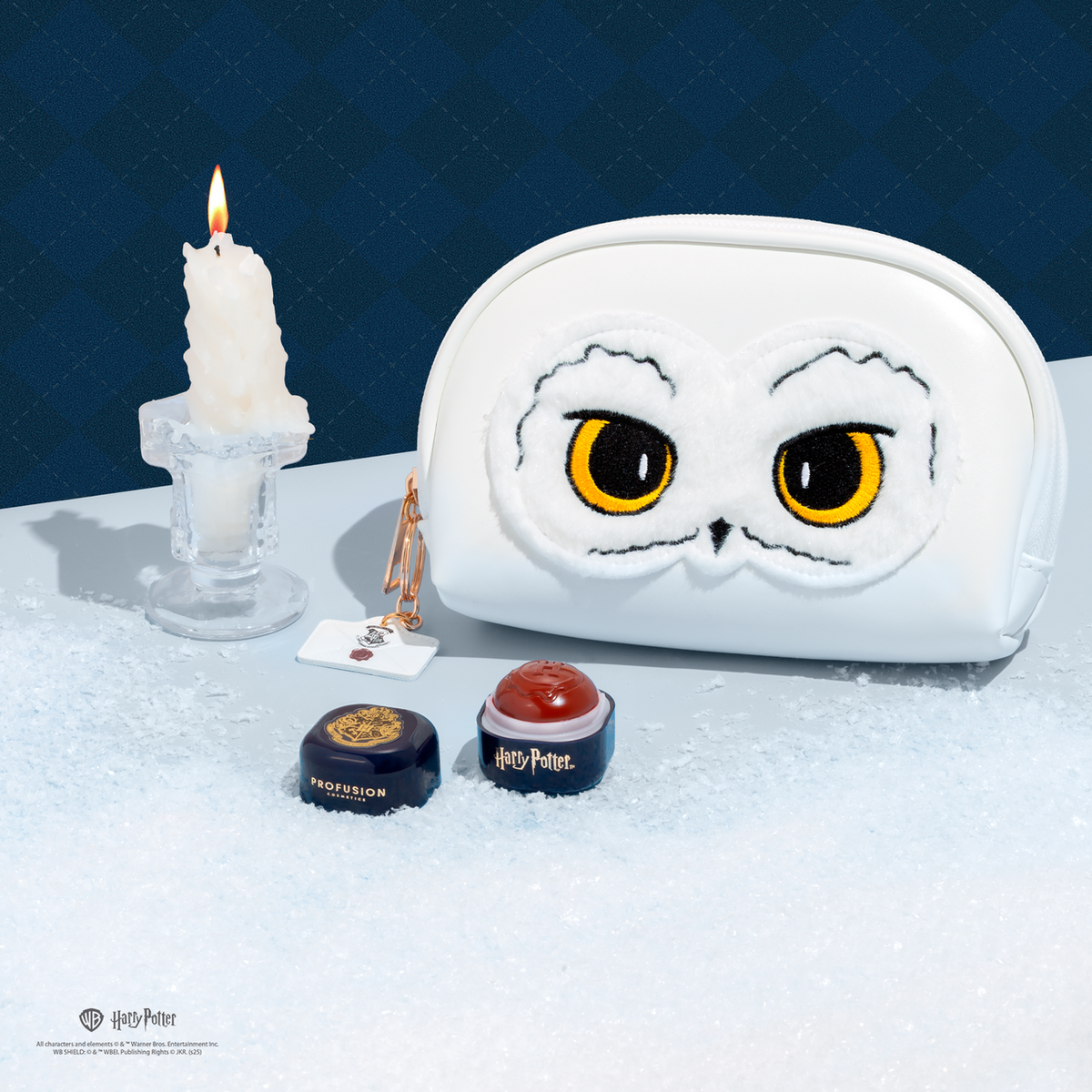 Harry Potter Holiday | Hedwig™ Makeup Bag lifestyle