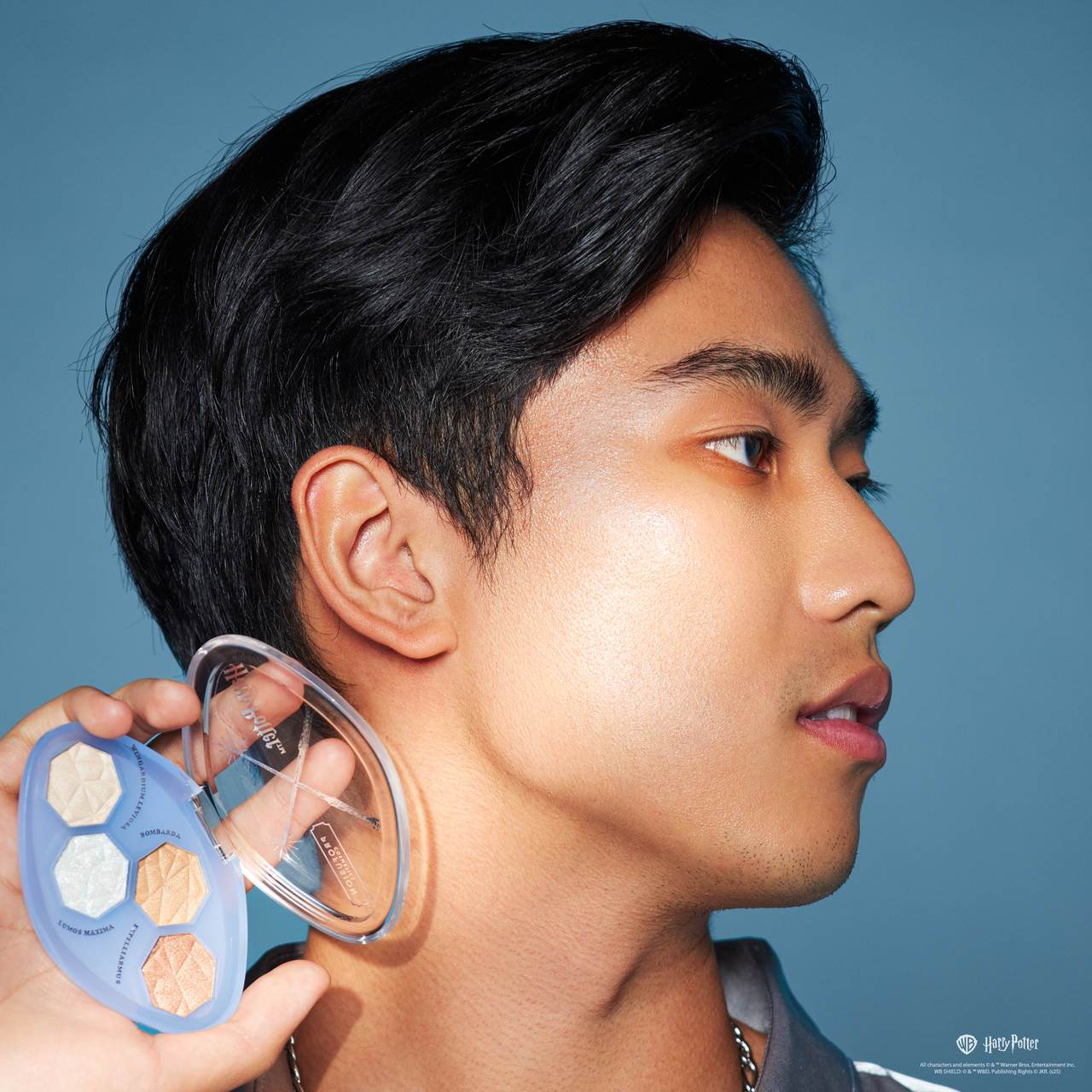 Harry Potter Holiday | Magical Charms Illuminating Highlighter Quad model with product