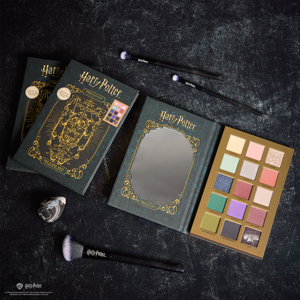 Dark Arts Eyeshadow and Sponge Set