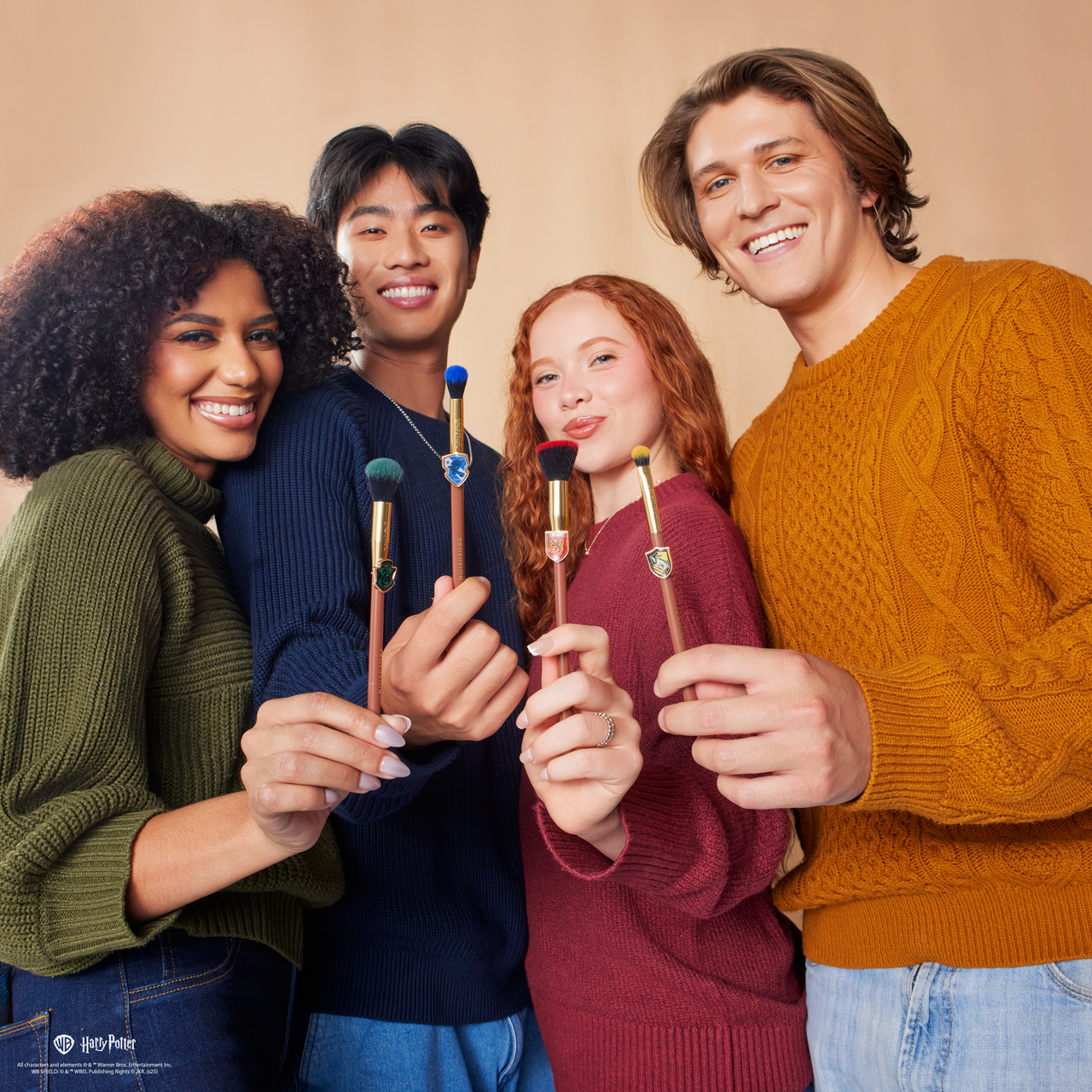 Harry Potter Holiday | House Champions Face & Brush Set model with product